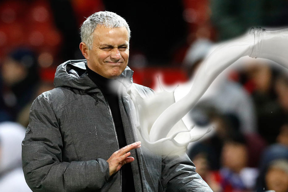 United-Trainer José Mourinho wurden von den Gegner-Spielern mit Milch beworfen.