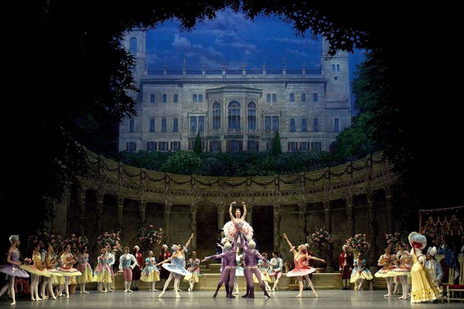 Ballerina Gina Scott als Prinzessin Aurora.