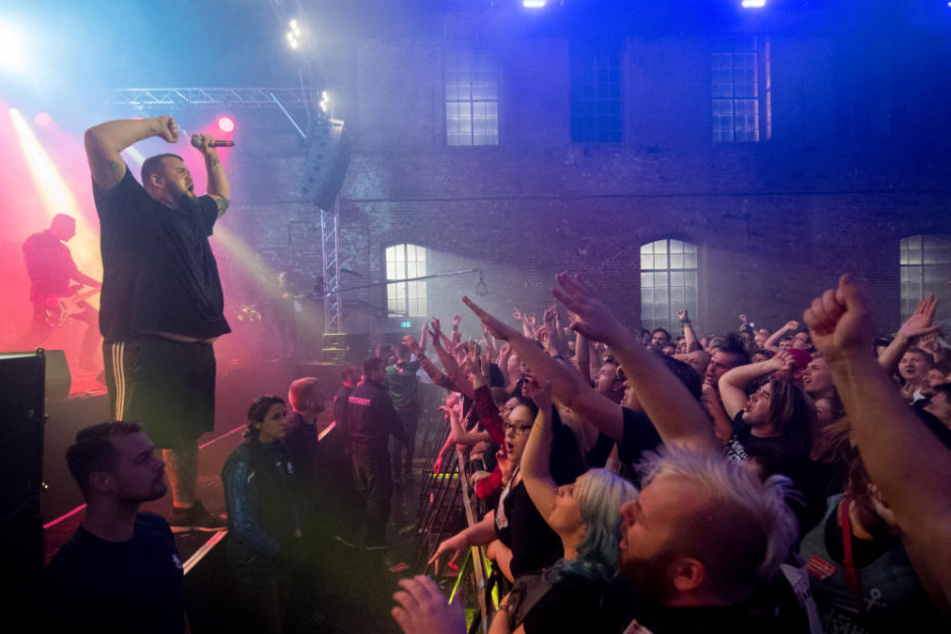 Die Punkband Feine Sahne Fischfilet ist bei den Fans beliebt.