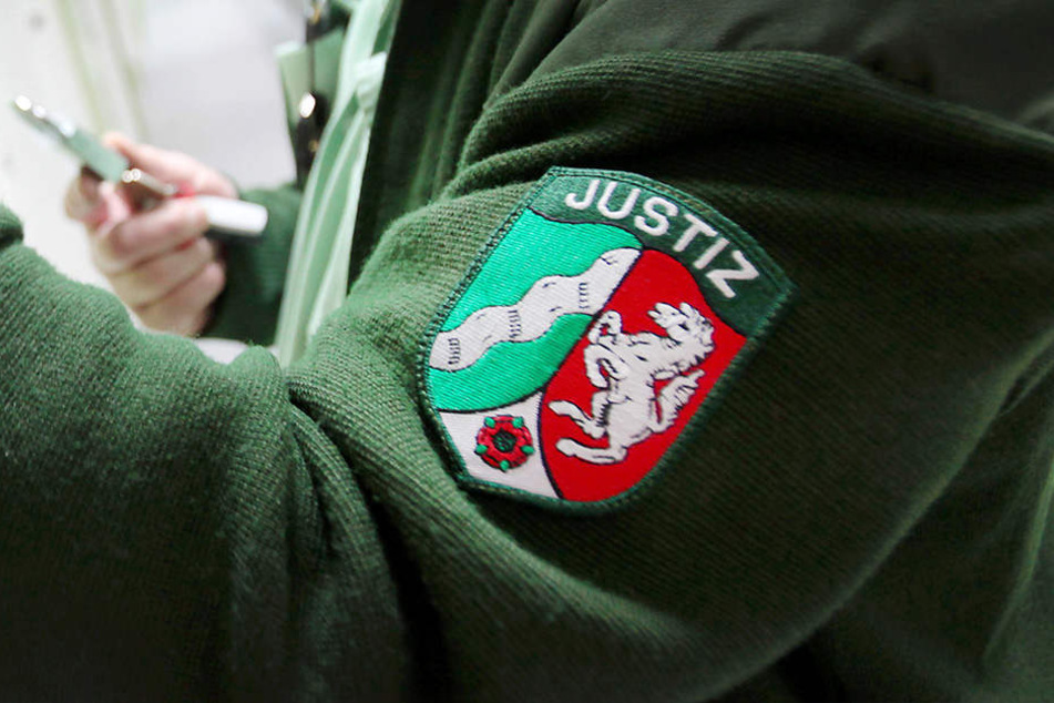 Bei der Flucht wurde kein Justizvollzugsbeamter verletzt.