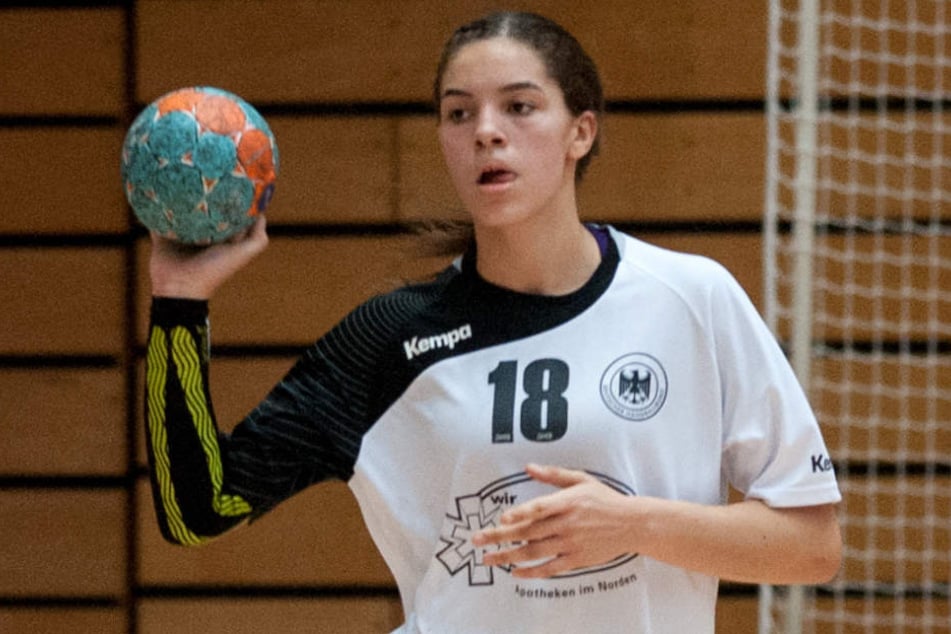 Auch Stefan Kretzschmars Tochter Lucie Marie (17) ist Handballerin, gehört dem Kader der 1. Mannschaft des Drittligisten HC Leipzig an und ist Junioren-Nationalspielerin.