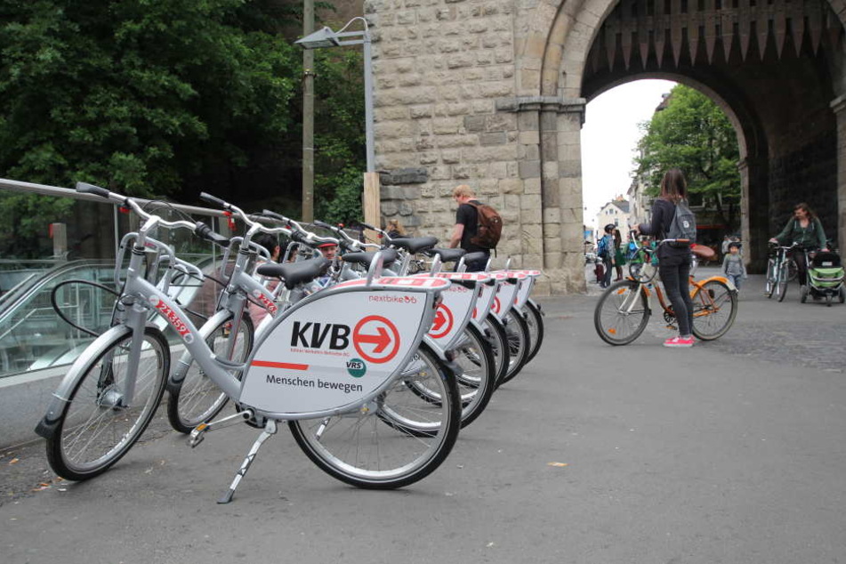 Die KVB-Räder sind mit BikeComputern ausgestattet und können an jeder öffentlichen Straßenkreuzung abgestellt werden.