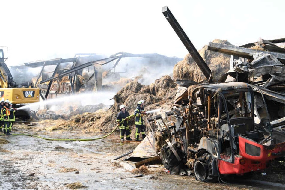 Ein Bild der Zerstörung: Vom Pferdehof ist kaum noch etwas übrig.