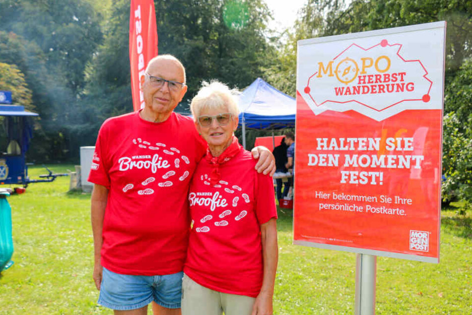 Jutta (77) und ihr Mann Dr. Hans Brockmann (80) posierten bei der MOPO-Wanderung.