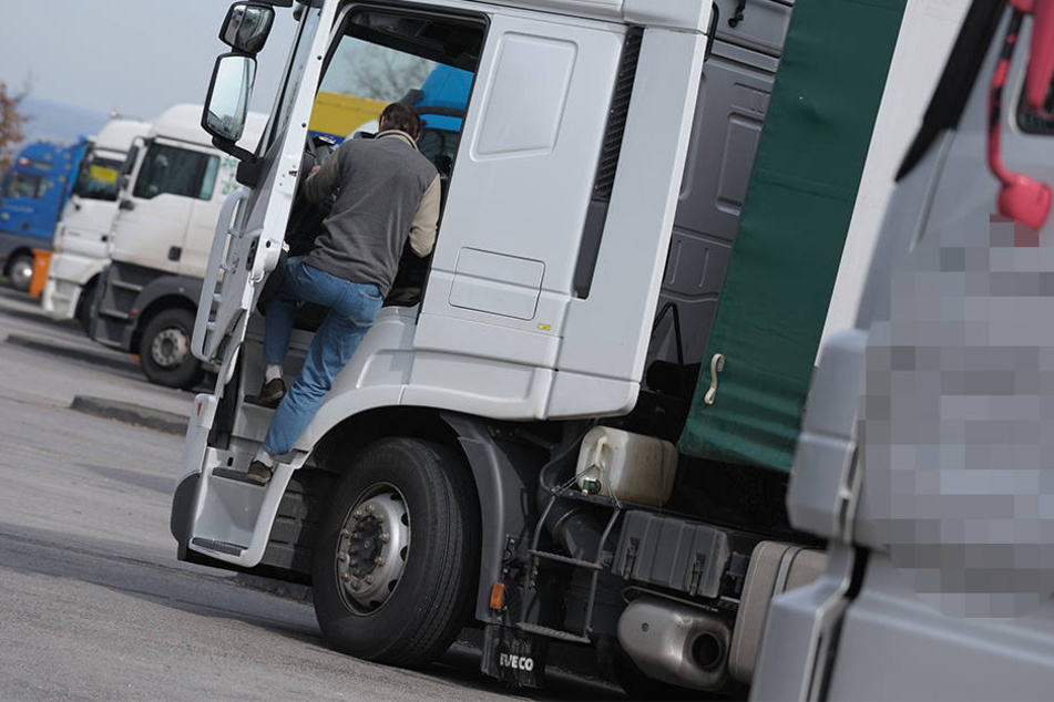 Logistikunternehmen in Sachsen-Anhalt suchen verzweifelt nach neuen Lkw-Fahrern. (Symbolbild)