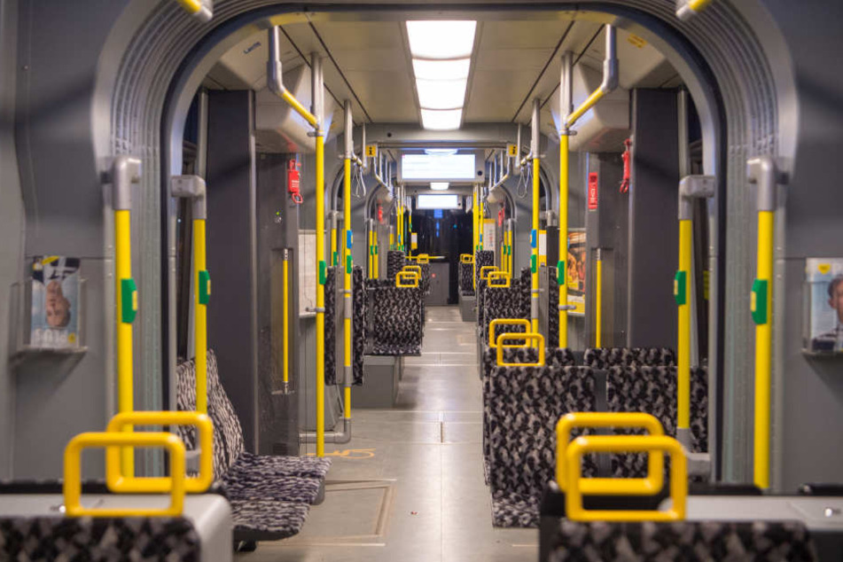 Ein Mann wurde am Freitagnachmittag in Berlin von einer Tram erfasst (Symbolbild).