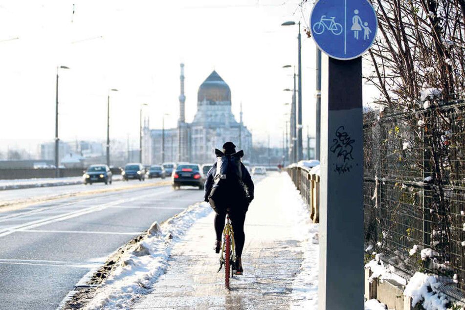 Ab dem Winter 2017/18 sollen die Dresdner Radwege bei Schnee geräumt werden.