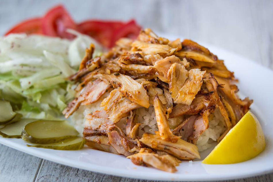 Da wird auch so mancher Vegetarier schwach: Döner Kebab mit Reis.
