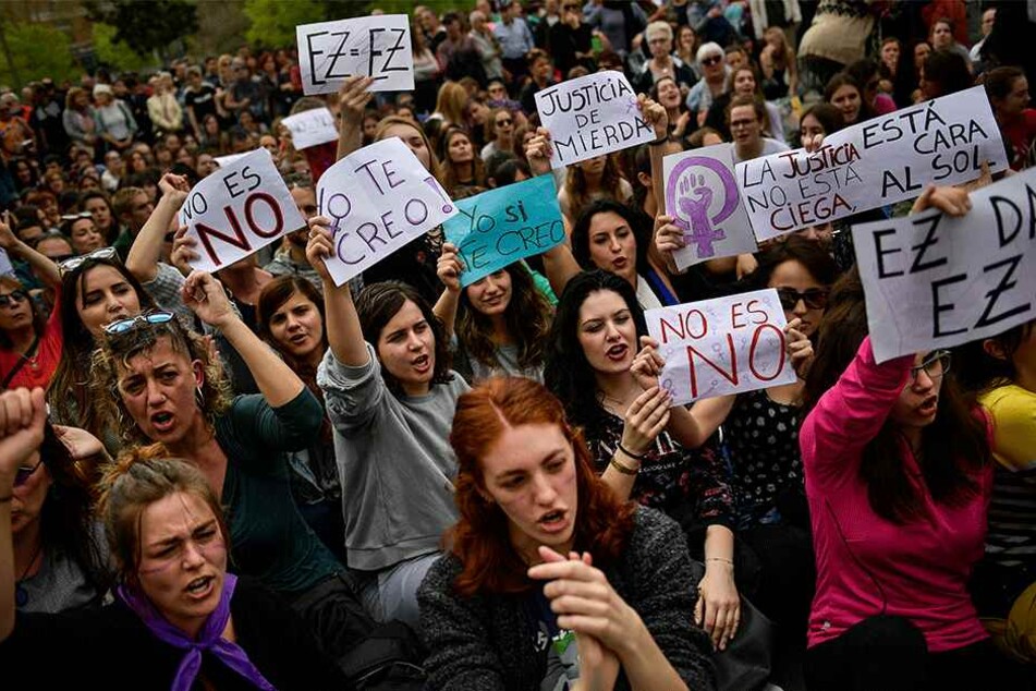 Am 27. April 2018 gab es in Spanien Proteste wegen eines anderen milden Urteils in einem Vergewaltigungsprozess.