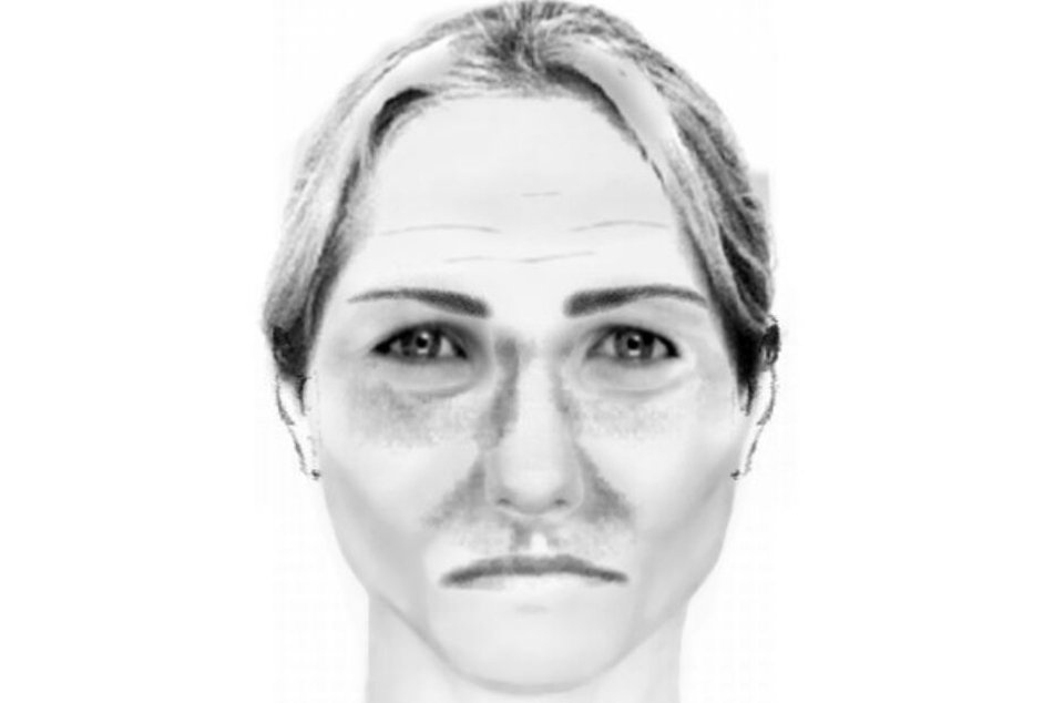 Die Täterin soll 1,75 bis 1,80 Meter groß gewesen sein und eine blonde Kurzhaarfrisur tragen.