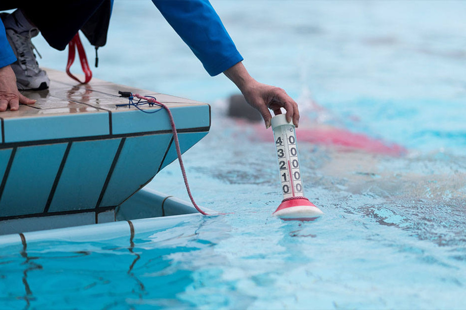 Zehn Grad Lufttemperatur, aber immerhin 28 Grad im Wasser.