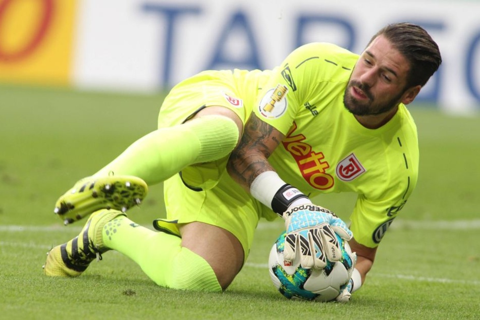 Sicherer Rückhalt: Mit Jahn Regensburg schaffte Philipp Pentke den Durchmarsch aus der Regionalliga in die 2. Bundesliga.
