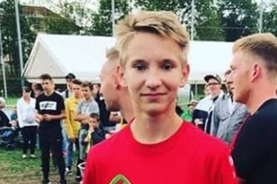 Damit Louis (13) Fussballspielen kann, braucht er eine spezielle Prothese.