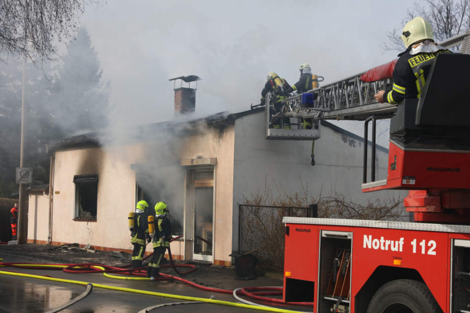 Das Haus der Rentner brannte komplett aus.