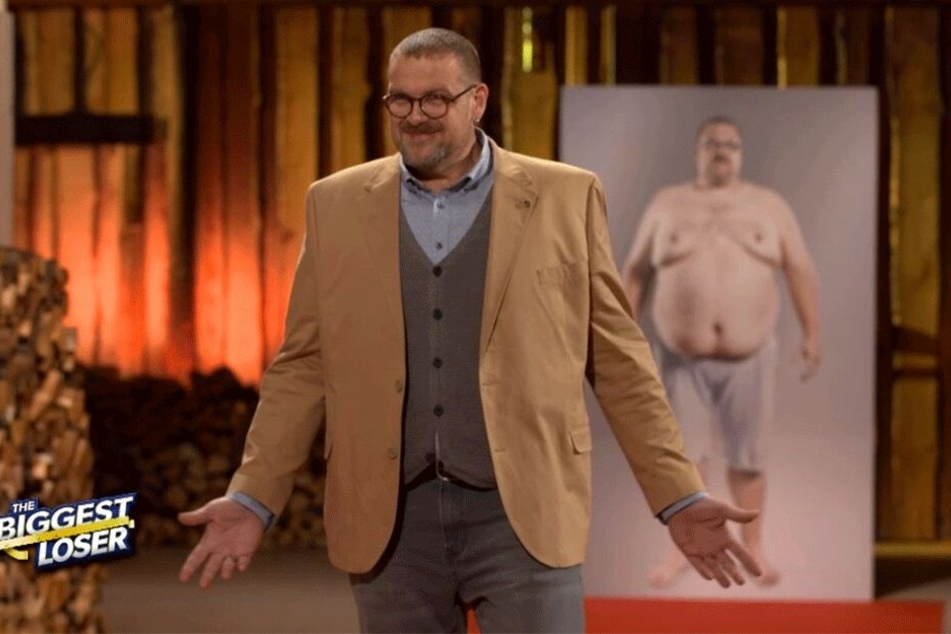 Mario (39) startete die Show mit fast vier Zentnern! Nun hat er sichtlich abgenommen, passt wieder in feinen Zwirn.