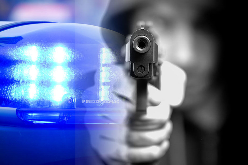 Ein Mann hat mit einer Waffe mehrere Leute bedroht und Autos geklaut. Der 29-Jährige konnte festgenommen werden. (Symbolbild)