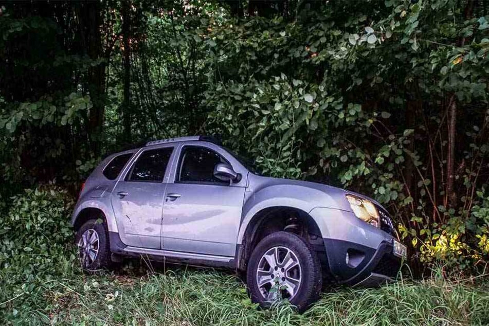 Der Dacia wurde auf der B28 zwischen Herrenberg und Jettingen von einem VW gerammt.