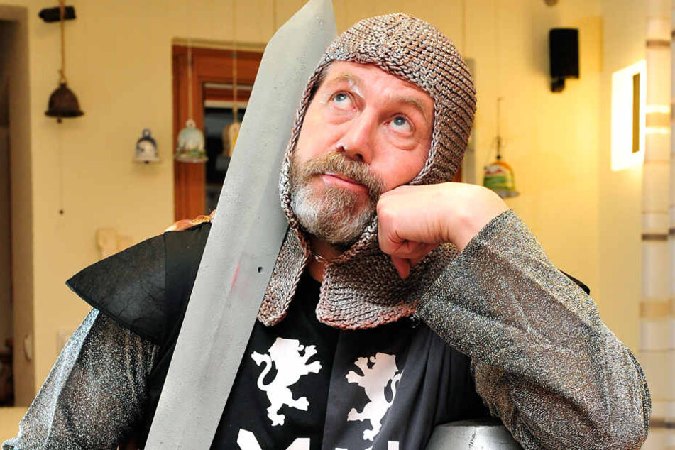 Für den grimmigen Ritter ließ sich Bürgermeister Miko Runkel voriges Jahr
einen Vollbart wachsen.