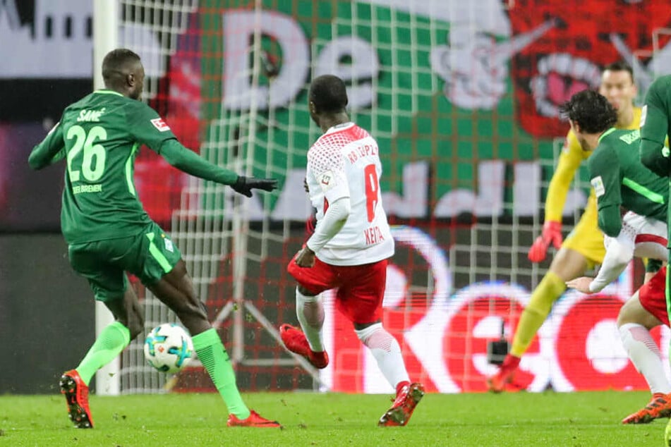 Naby Keita (M.) erzielte in der 34. Minute per Weitschuss das 1:0 für RB Leipzig - sein zweites Saisontor.