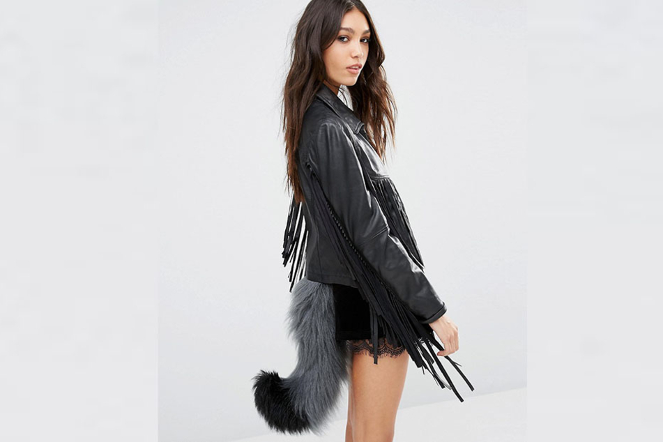 Wird dieser sexy Wolfsschwanz der neue Trend auf den Straßen?