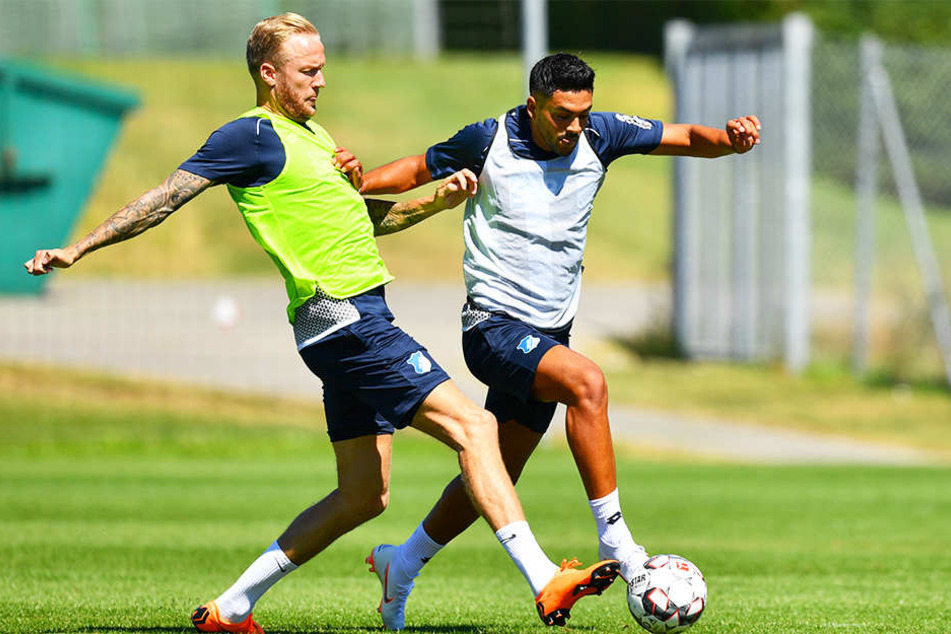 Neuer Kapitän: Kevin Vogt (l.) im Duell mit seinem Teamkollegen Nadiem Amiri (r.).