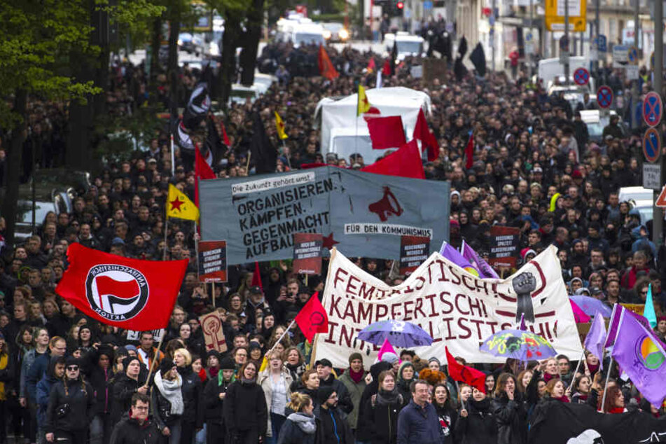 Während die Kundgebungen zum 1. Mai in der Hamburger Schanze in der Vergangenheit von Linksextremen und Autonomen geprägt waren, gibt es in diesem Jahr auch Bewegung am rechten Rand.