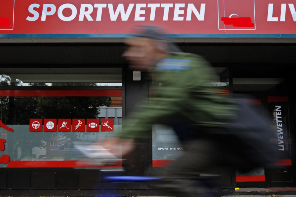 Nach Hanau und Frankfurt will auch die Stadt Offenbach eine Wettaufwandsteuer (Symbolbild).