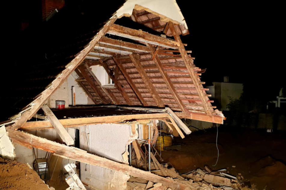 Baupfusch bei Sanierung? Teil eines historischen Hauses eingestürzt