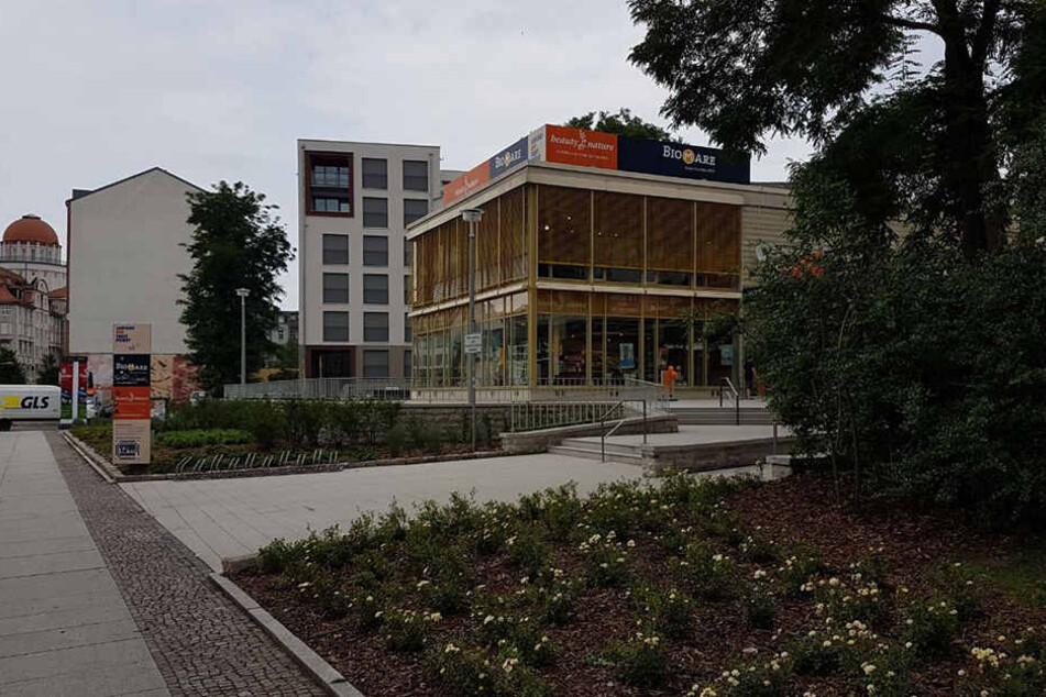 Die neue Bepflanzung sowie ein behindertengerechter Aufgang sind Highlights der sanierten Anlage.