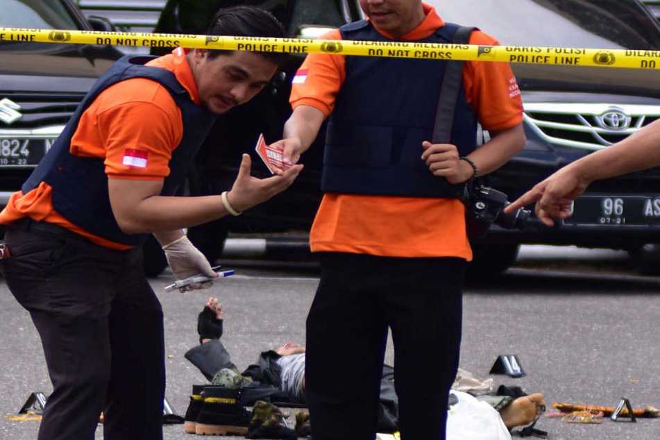 Auf der indonesischen Insel Sumatra gab es eine Attacke auf Polizisten.