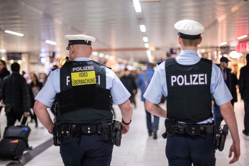 Die Beamten der Bundespolizei nahmen die zwei Täter fest. (Symbolbild)