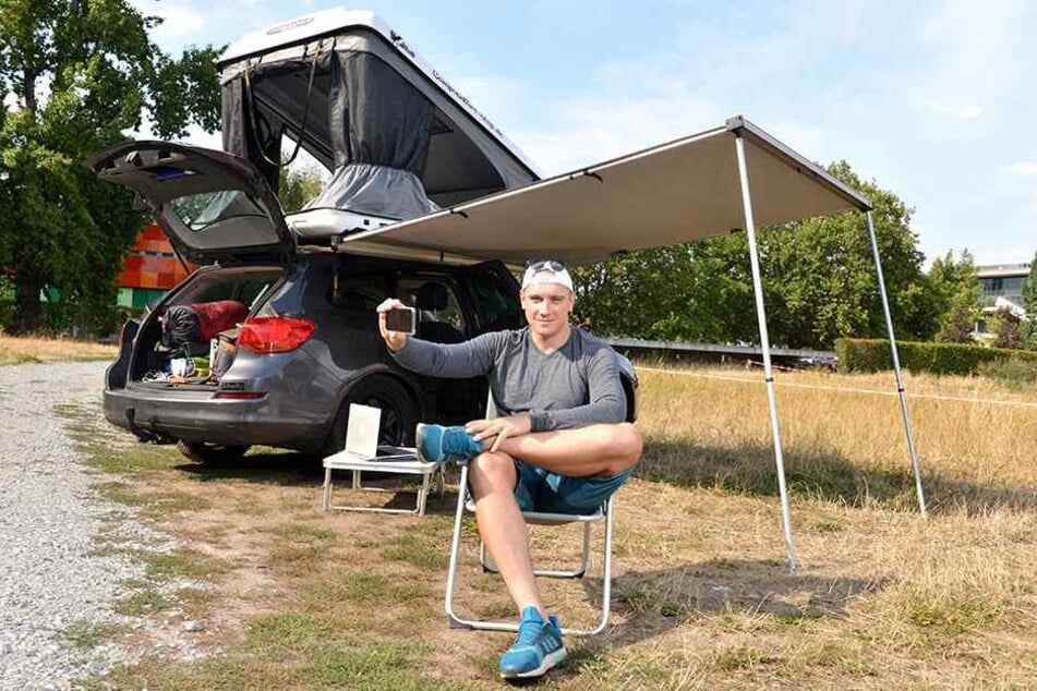 Opel Astra und ein Dachzelt: Viel mehr braucht Abenteurer Andreas Krause (36) aus Dresden für seine Gipfeltour durch Europa nicht.