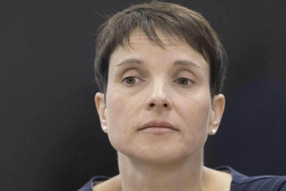 Frauke Petry will sich aus der "aktiven Politik" zurückziehen.