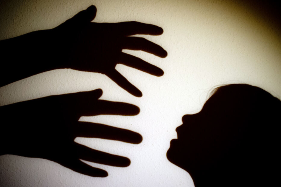 Der Deutsche sitzt wegen geplanten sexuellen Missbrauchs im Gefängnis. (Symbolbild)