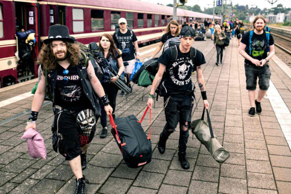 Rund 800 Metalfans machten sich mit dem "Metal-Train" auf den Weg nach Wacken.