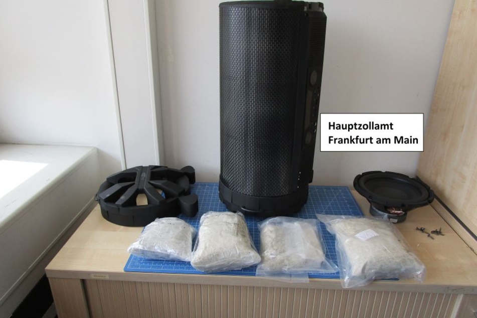 In der Karaokemaschine wurden mit MDMA gefüllte Plastiktüten versteckt.