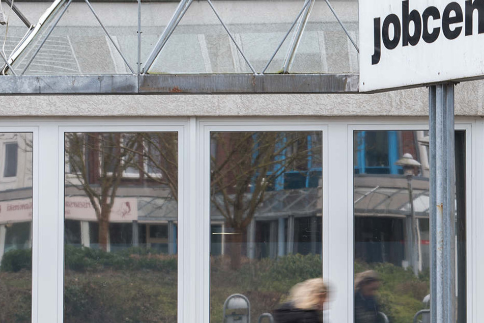 Das Jobcenter fordert Geld von Bürgen zurück.