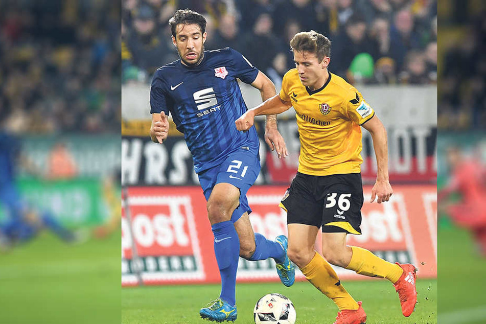 Niklas Hauptmann (r.) behauptet
sich gegen Patrick Schönfeld.