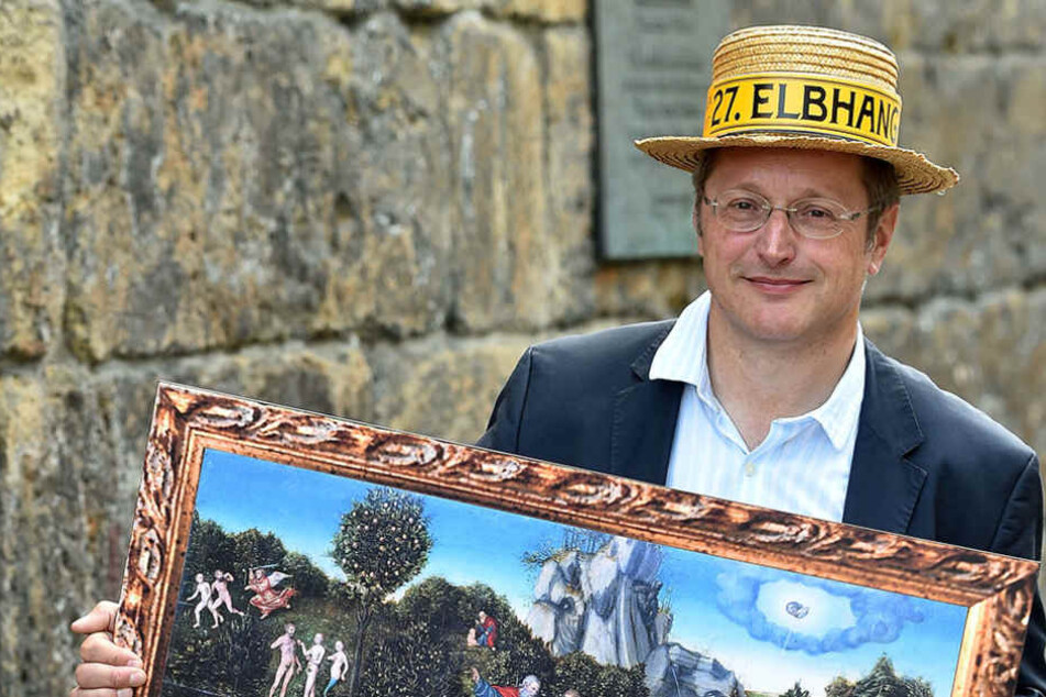 Holger Friebel (54) vom Elbhangfest-Verein mit einem paradiesischen
Bild des Pillnitzer Heckengartens.