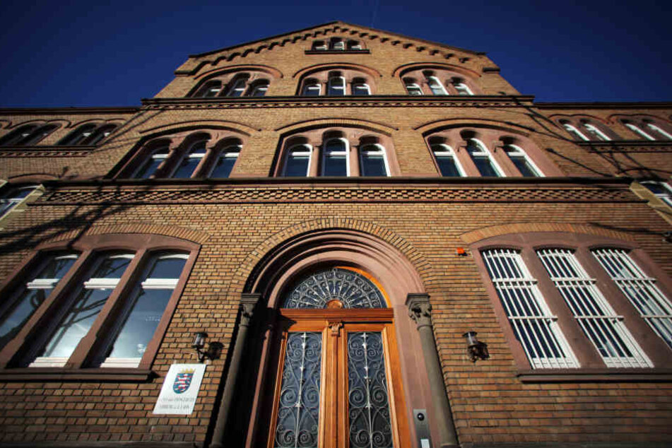 Das Landgericht in Limburg klärt den Fall des verschwundenen Babys und verurteilt die Mutter.
