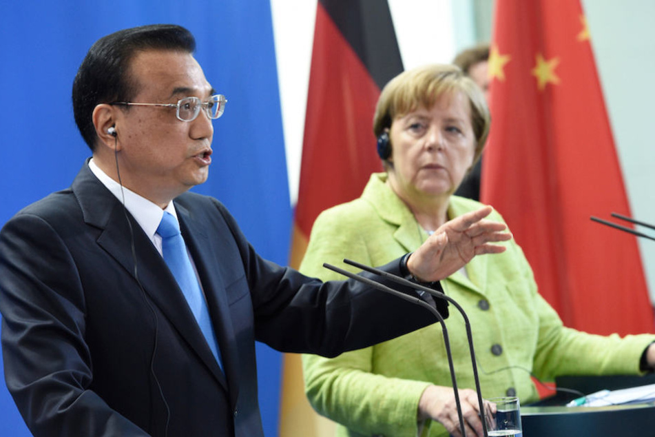 Am Montag empfängt Kanzlerin Merkel den chinesischen Regierungschef Li Keqiang in Berlin. (Archivbild)