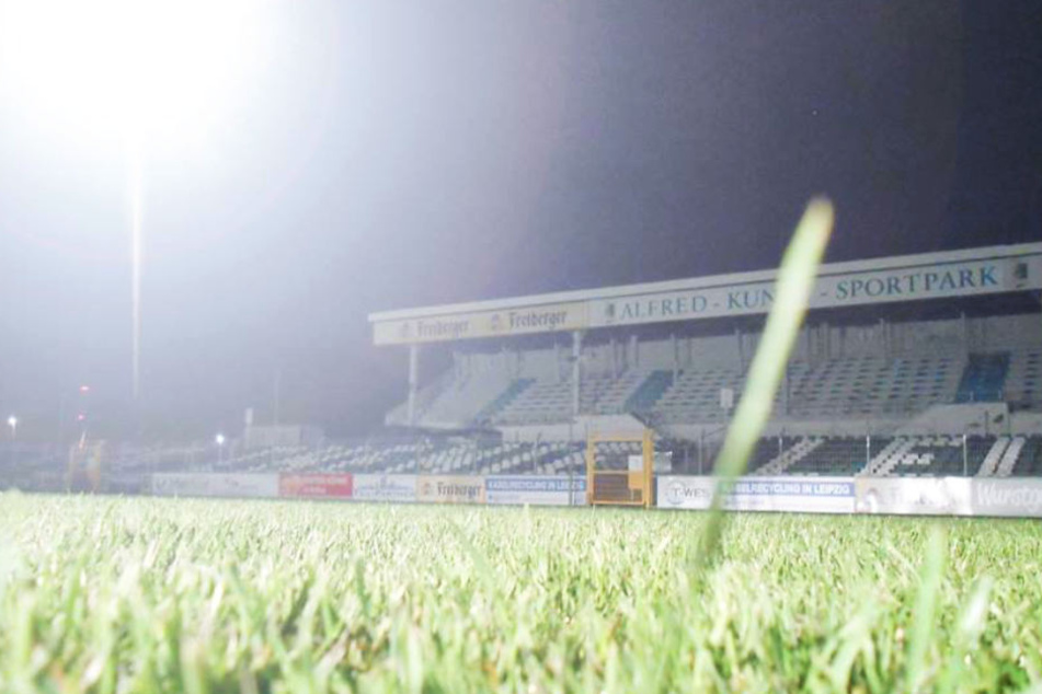 Es soll Licht werden im Alfred-Kunze-Sportpark - mit einer mobilen Flutlichtanlage!