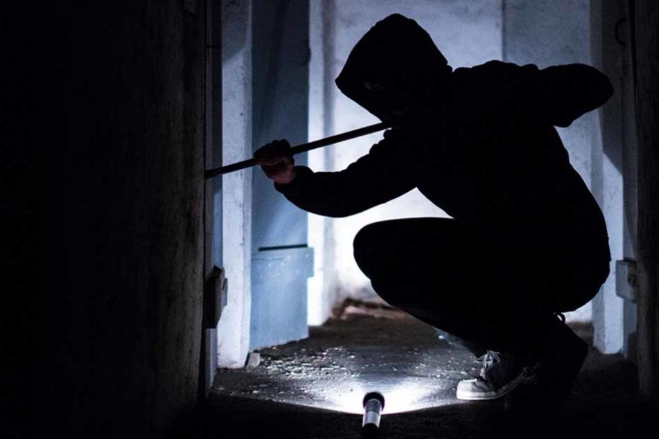 Besonders dreiste Einbrecher haben in Freiburg nicht nur Schmuck und Geld mitgehen lassen - sondern auch gleich noch ein Auto. (Symbolfoto)