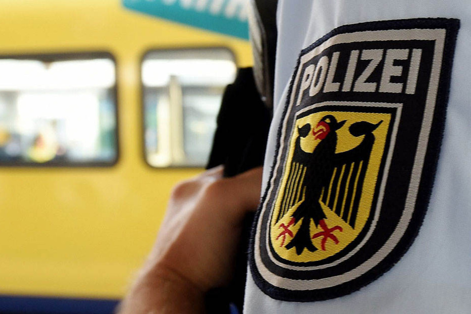 Die Bundespolizisten wurden von besorgten Reisenden auf den Mann angesprochen.