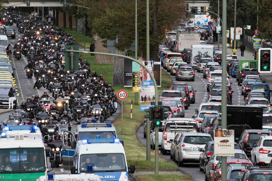 Wie bei der Demo auf der Berliner B1 am 9. September 2017 wird es auch ein Jahr später wieder aussehen. (Archiv)