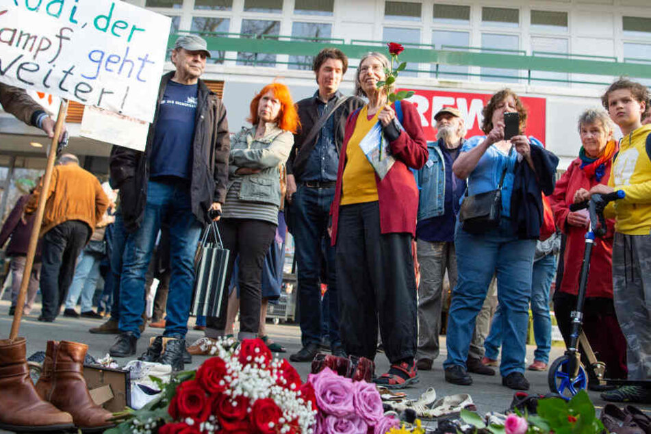 Am Kudamm gedachten am Mittwoch mehrere hundert Menschen an das Attentat an Rudi Dutschke.