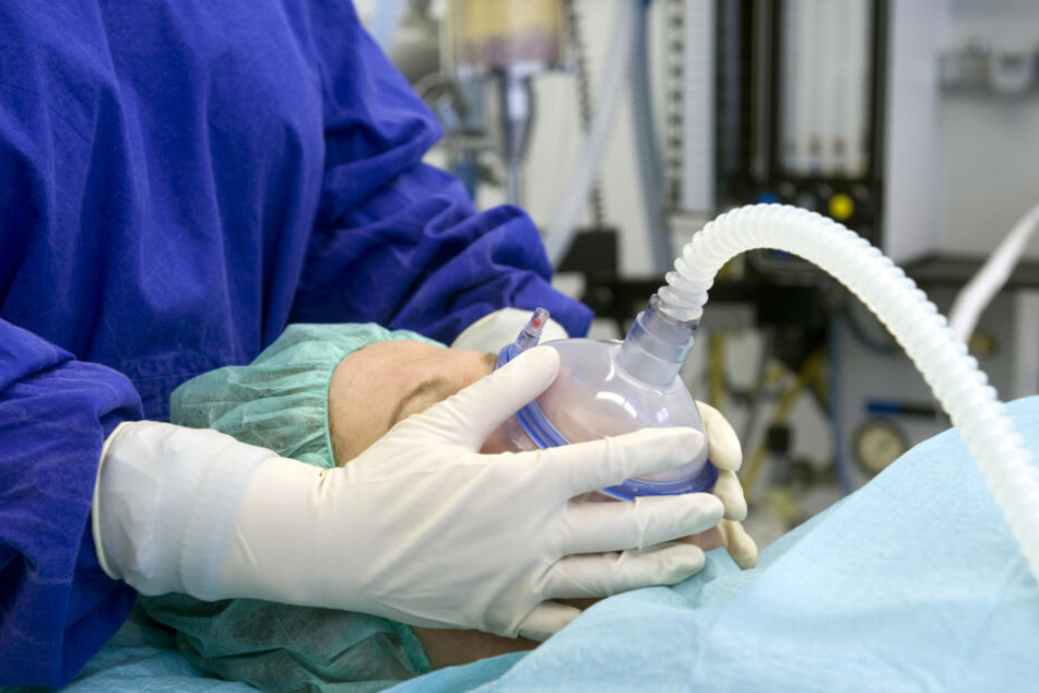 Die verstorbene Patientin sei nach der Operation verblutet. (Symbolbild)