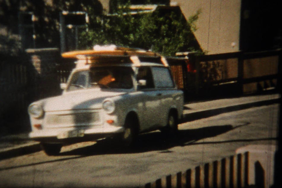 Mit dem Trabi fuhren die Surfbretter huckepack bis nach Ungarn und ans Schwarze Meer. Später wurde ein Wartburg zum Bretter-Lastesel.