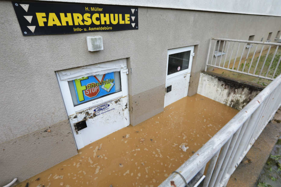 In dieser Fahrschule stand das Wasser etwa einen Meter hoch.