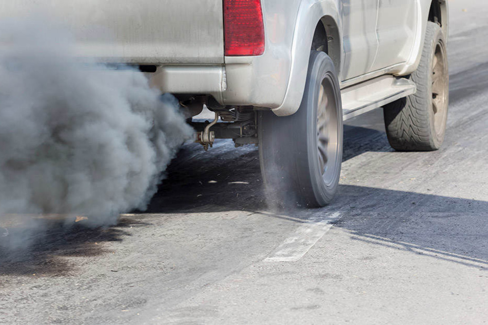 Der NRW-Ministerpräsident meint, dass ohne Diesel Weltklimaziele nicht eingehalten werden könnten.
